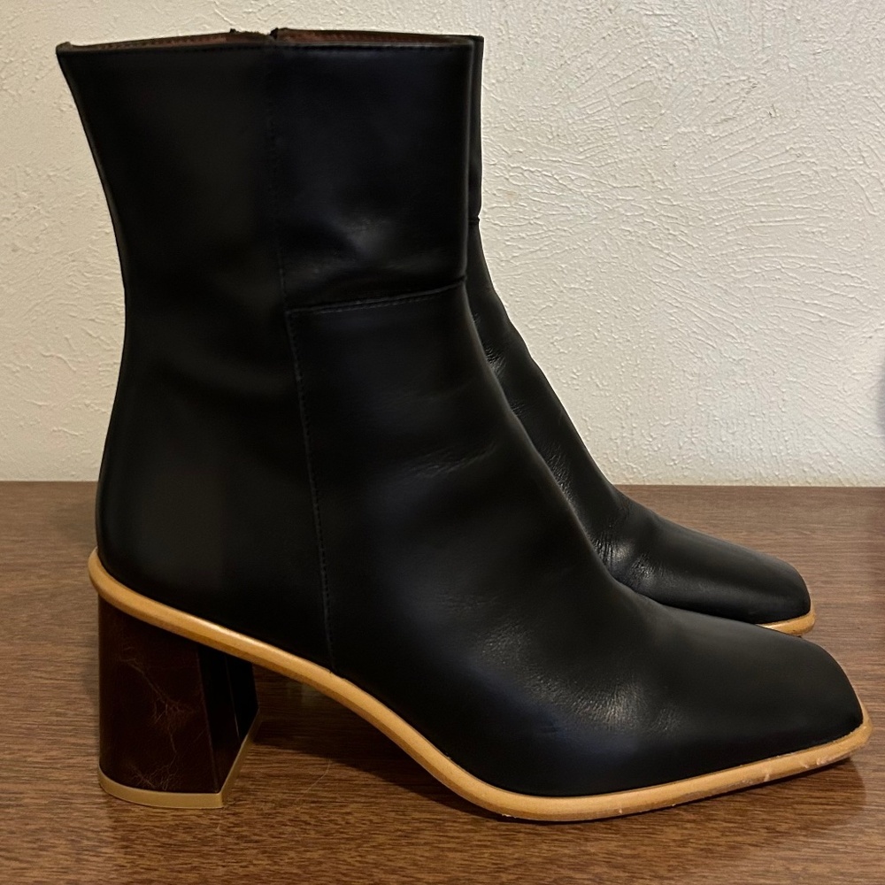 Alohas “West Black Vintage” leather ankle boots